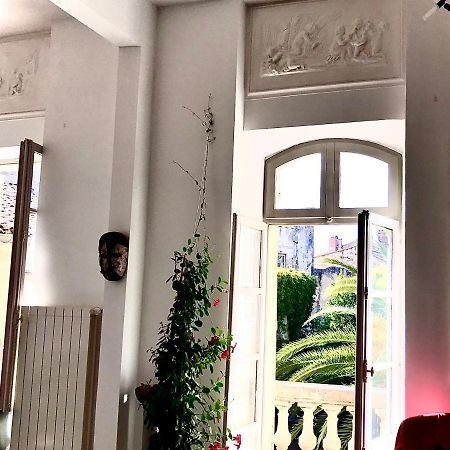 Appartement A La Roquette, Dans L'Hotel De Divonne, Classe. Arles Exterior foto